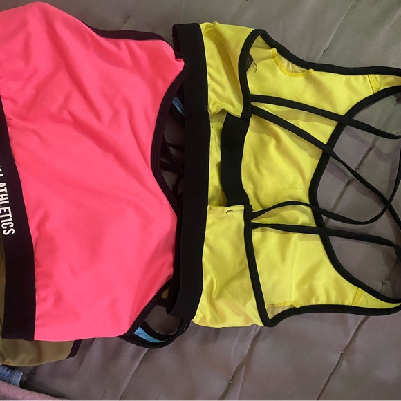 Sports bras, like new - Picture 2 of 2